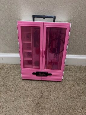 Barbie Hot Pink Portable Doll Wardrobe Organizer